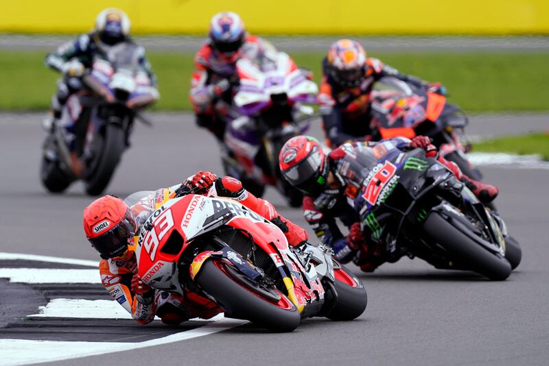 MotoGP, Espargaro beffa Bagnaia e trionfa a Silverstone: le immagini più belle della gara 17