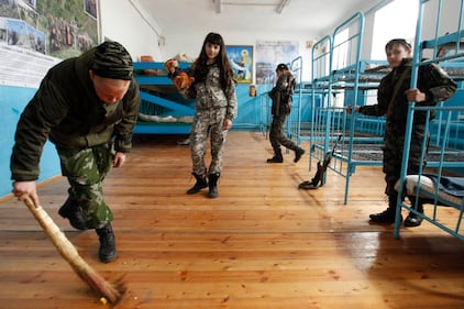 Russia, ecco la scuola per bambini-soldato 15
