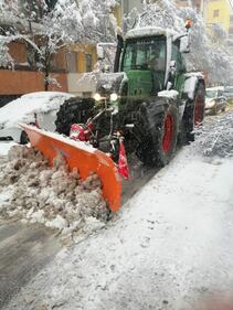 Neve, disagi a Sesto. Il sindaco Di Stefano in strada a spalare 15