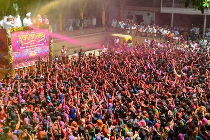 in India inizia l'Holi Festival  7
