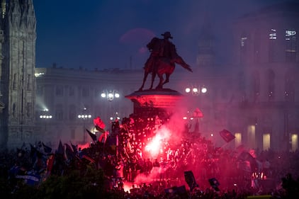 Milano si colora di nerazzurro: le immagini più bella della festa dell'Inter 25