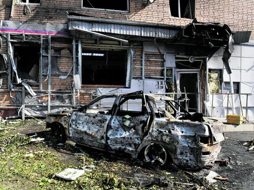 Il Cremlino promette una "dura risposta". Un missile nordcoreano uccide due civili