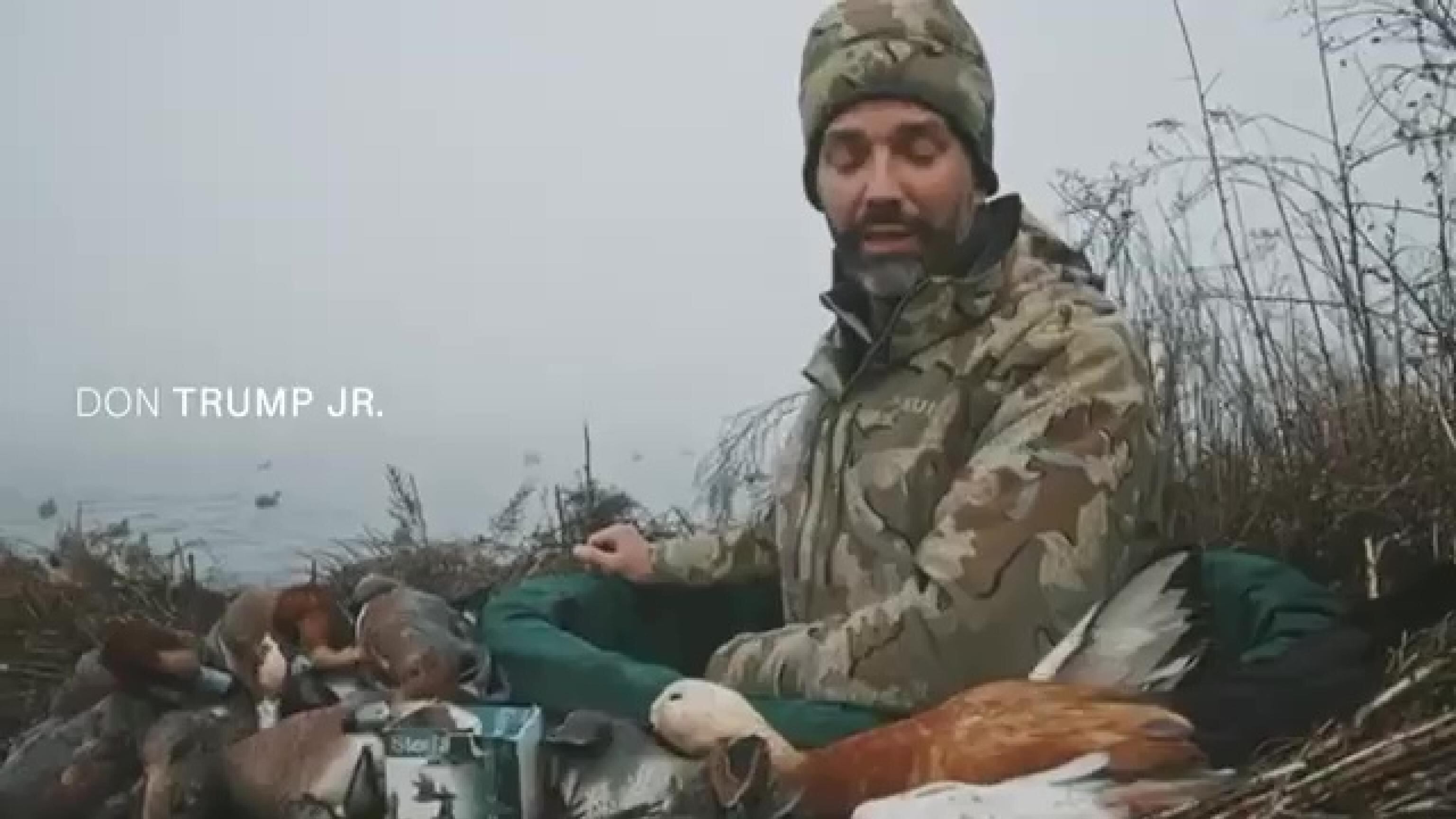 Polemiche e un esposto per il figlio di Trump che caccia specie protette nella laguna di Venezia