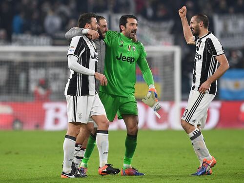 La Juventus zoppica in campionato: Tapiro d'oro per Chiellini, Buffon, Higuain e Barzagli