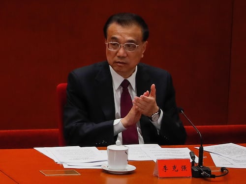 "Stroncato da un infarto improvviso". Morto l'ex premier cinese Li Keqiang: era l'alter ego di Xi