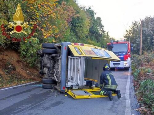 Scuolabus si ribalta a Rocca di Papa: illesi i bambini e l'autista