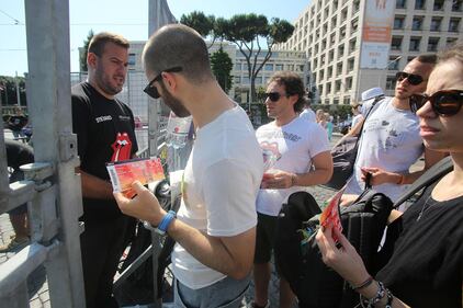 I fan in attesa del concerto dei Rolling Stones a Roma 8