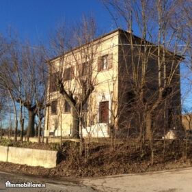 Chiese sconsacrate e case con bunker: le stranezze immobiliari 5
