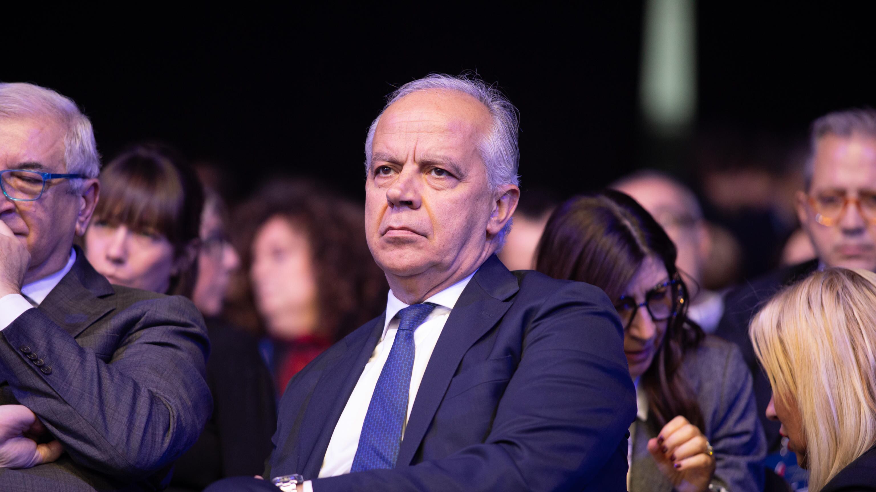 Imam di Torino libero, l'allarme di Piantedosi: "Così si vanifica il lavoro della polizia sul terrorismo"
