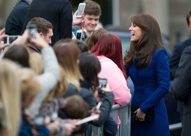Kate Middleton, bella e glam in blu in Scozia 18