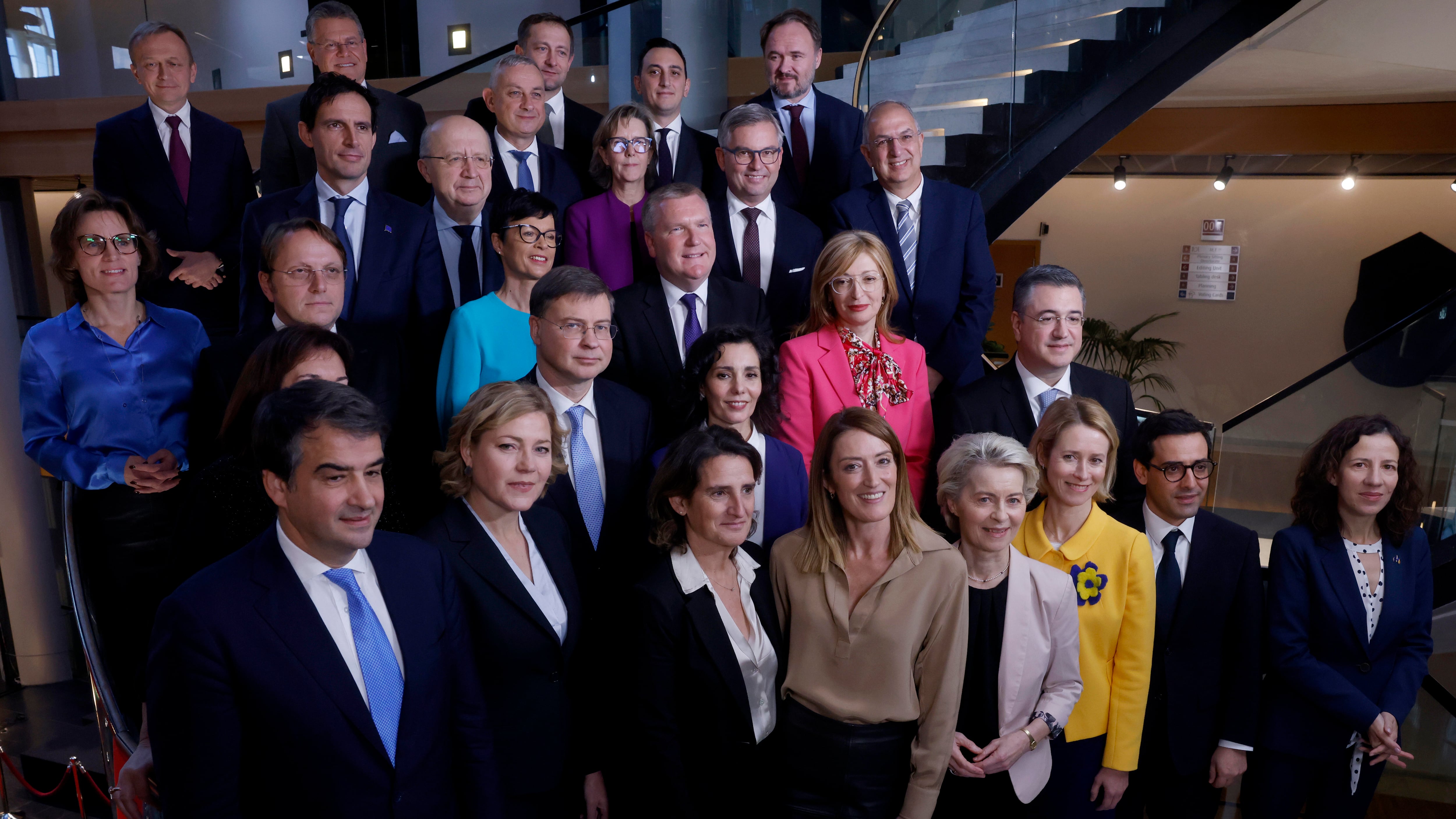 Commissione Ue, via libera definitivo dell'Europarlamento: 370 sì all'Ursula bis