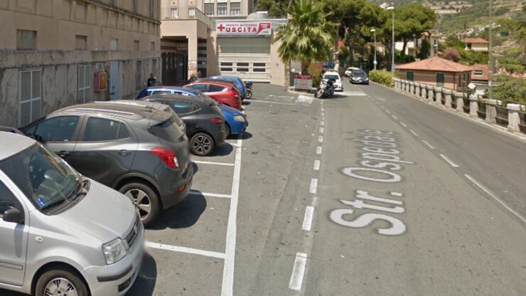 Straniero sputa contro medico e carabinieri, poi aggredisce i militari