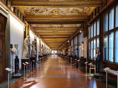 "Ci facciamo pagare poco...". Sangiuliano sui biglietti dei musei