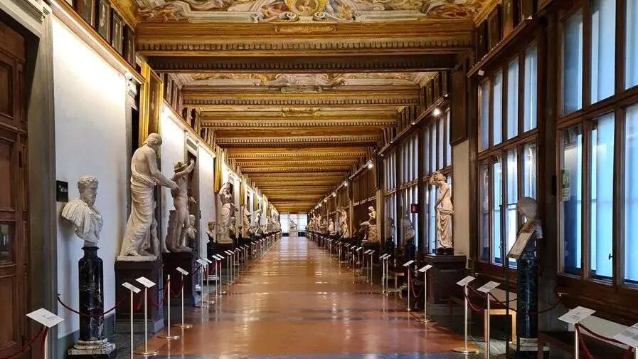 "Ci facciamo pagare poco...". Sangiuliano sui biglietti dei musei