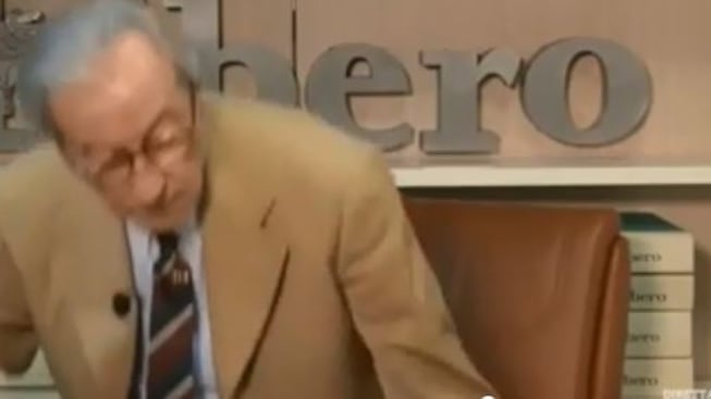 Lite in diretta Feltri-Parenzo "Classico cliché", "Vaff..". E il direttore se ne va