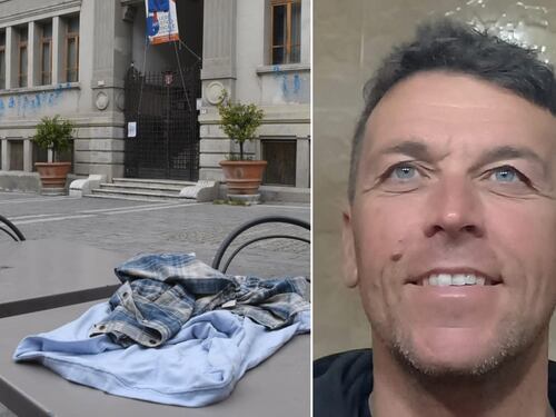 Il 17enne fermato per l'omicidio di Giacomo Bongiorni è un campione di boxe. Il genitore di uno dei romeni: "Sono stati aggrediti"