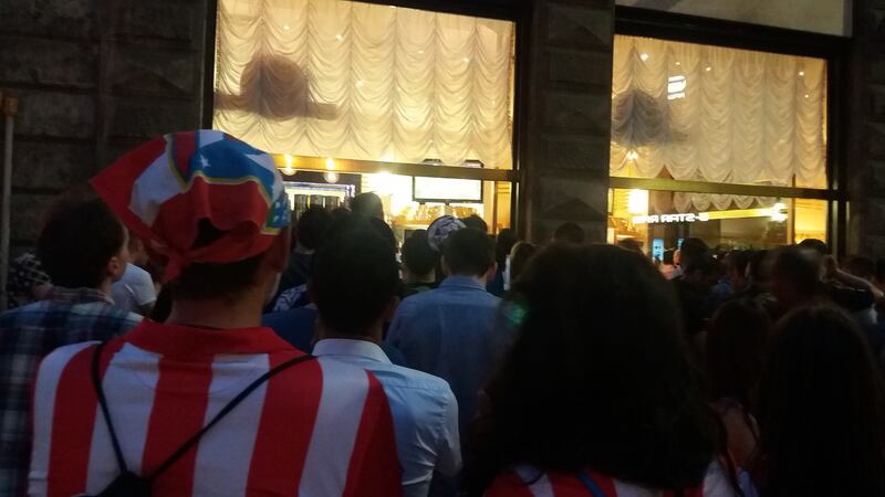 La strana notte dei tifosi a Milano 1