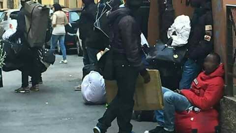 Il Pd manda allo sbando Bologna per favorire i migranti