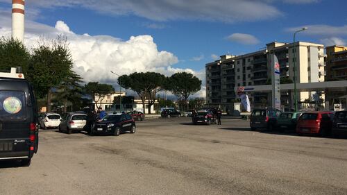 Sparatoria davanti ai bambini nel Napoletano: ferito un uomo 7