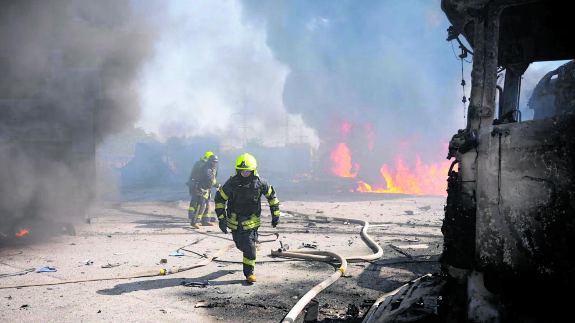 Missili e droni su tutta l'Ucraina. Kiev al buio, corsa ai rifugi in metrò
