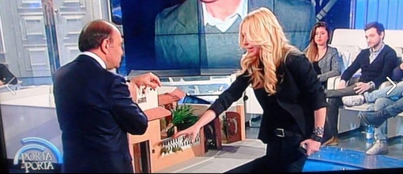 Roberta Bruzzone brinda al divorzio con l'ex marito 3