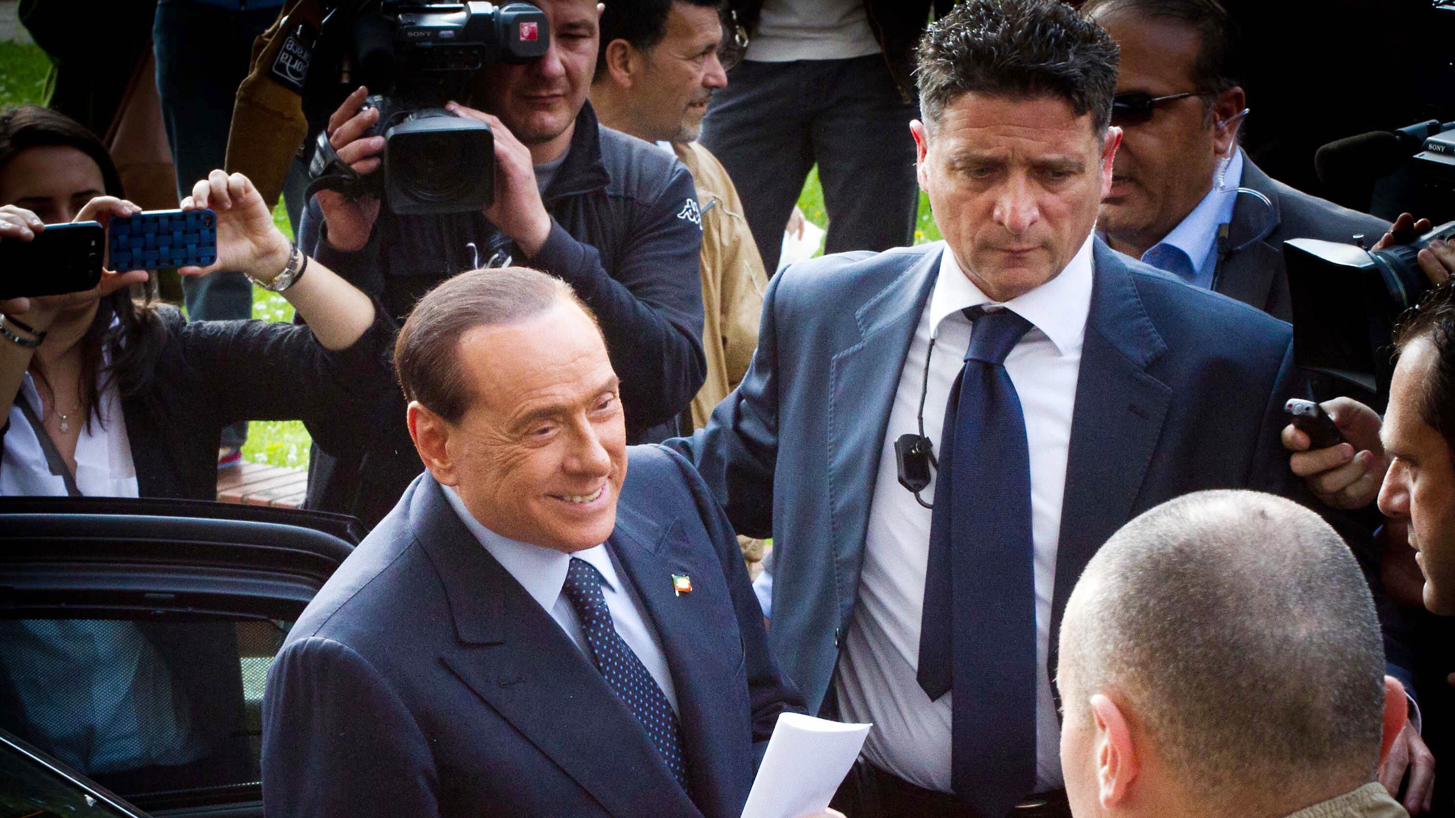 Berlusconi torna in campo: il 3 maggio il primo comizio