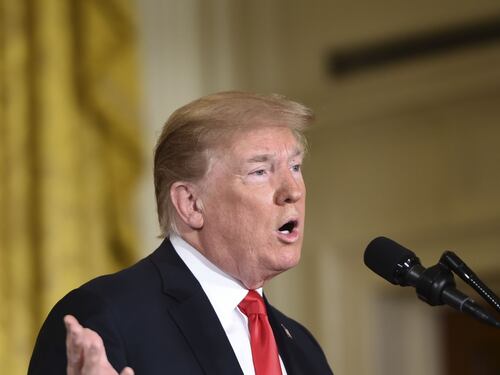 Trump avverte il presidente iraniano (su Twitter): "Fai attenzione"