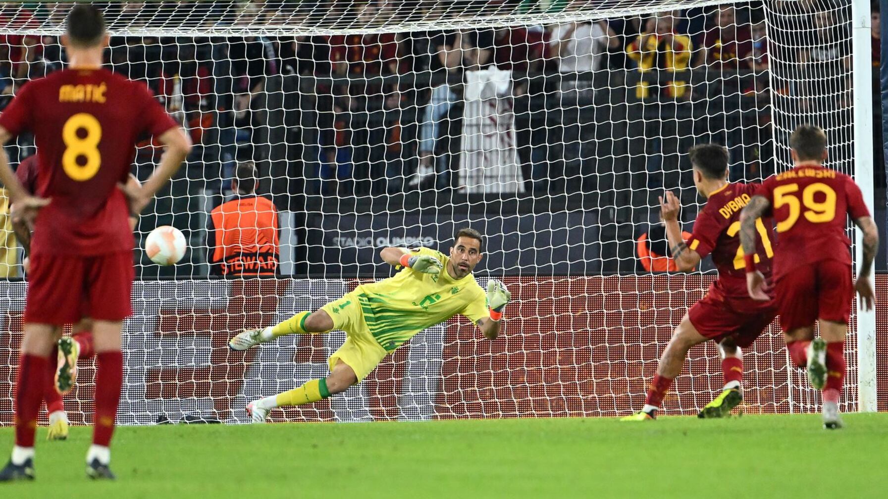 Europa League, Roma ko, la Lazio fa 0-0. La Fiorentina vince in Conference