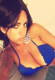 Marika Fruscio senza reggiseno dopo l'operazione 35