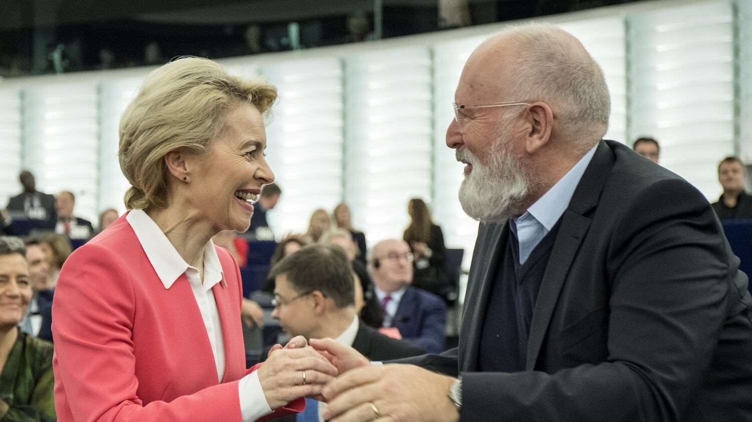 Timmermans attacca l'Italia: "Il sovranismo è una sbornia"