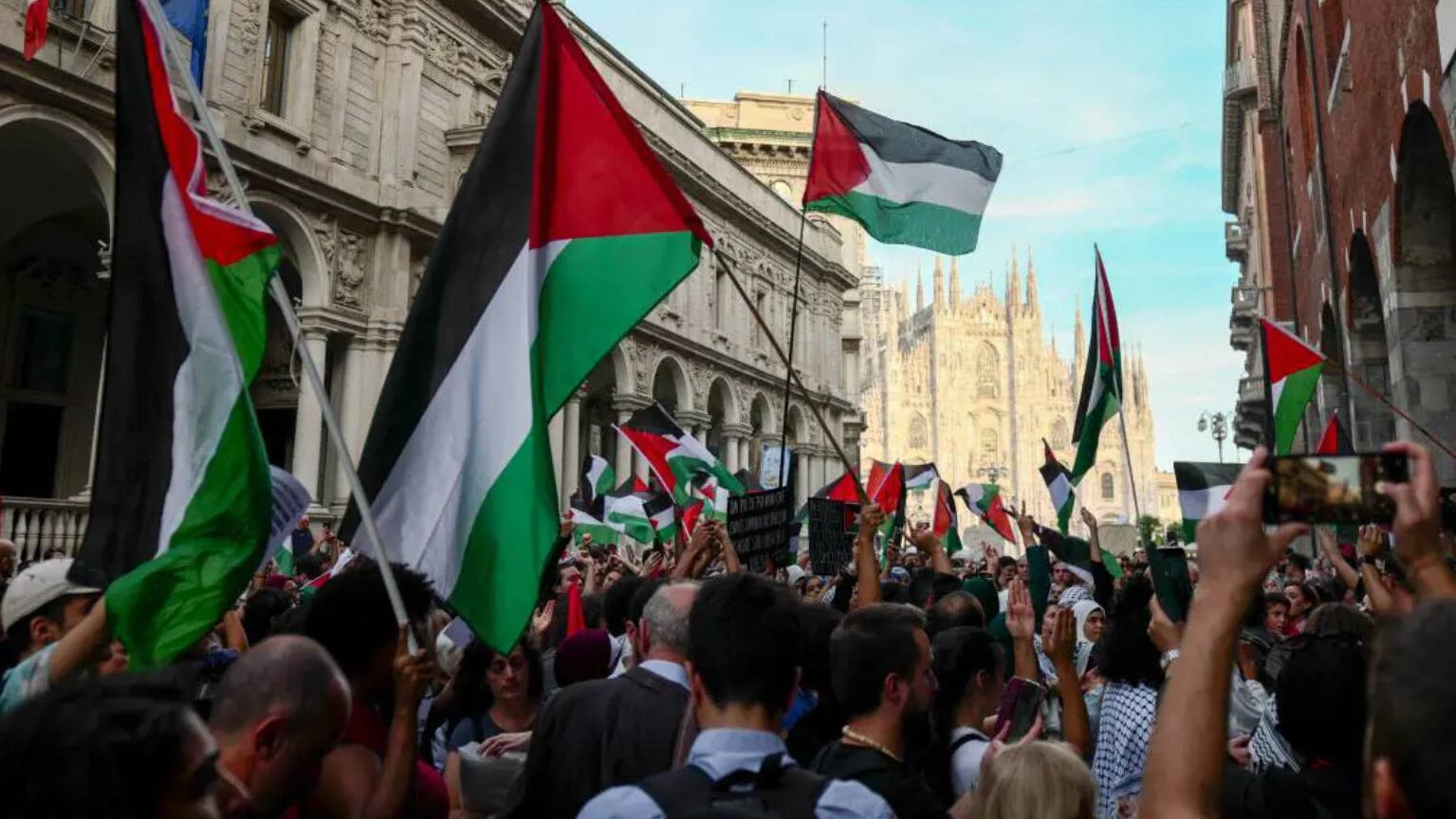 Saltano i cortei pro-Gaza nel Giorno della Memoria: ecco perché