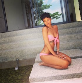Rihanna, sexy bikini 13