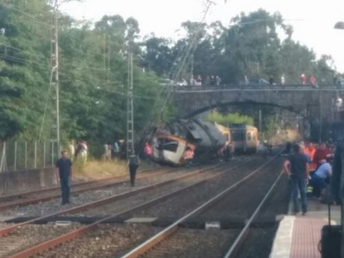 Spagna, deraglia un treno: "Quattro morti e diversi feriti"