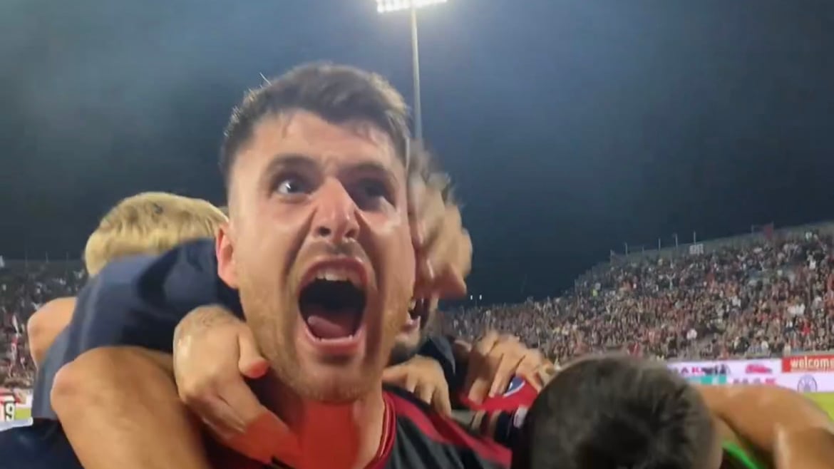 Serie B, Luvumbo ribalta il Parma: al Cagliari la semifinale di andata