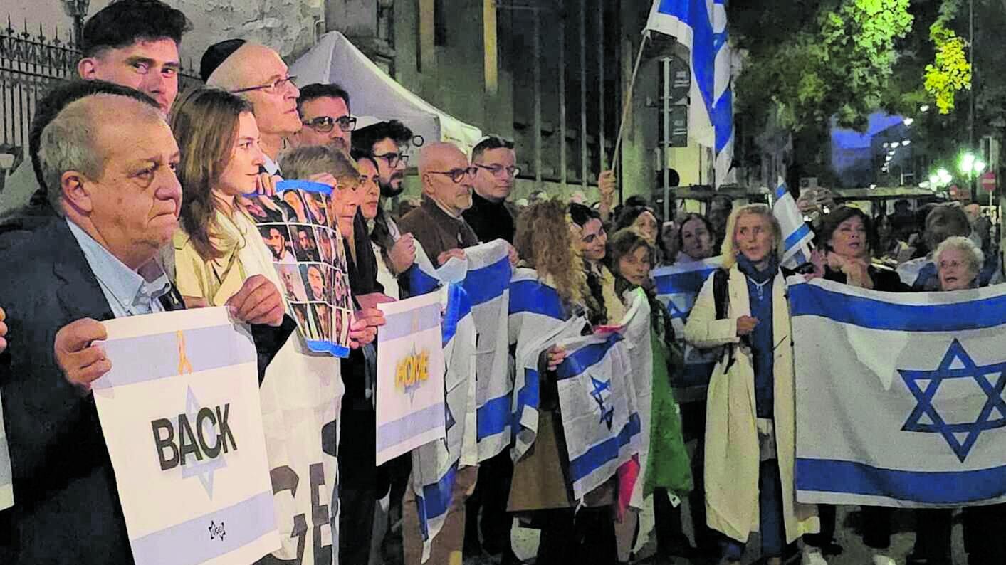"C'è speranza di pace". La sinagoga di Milano ricorda vittime e ostaggi