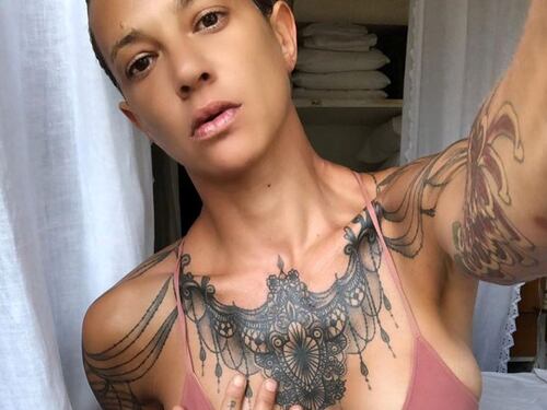 Asia Argento sexy spiazza i fan sui social