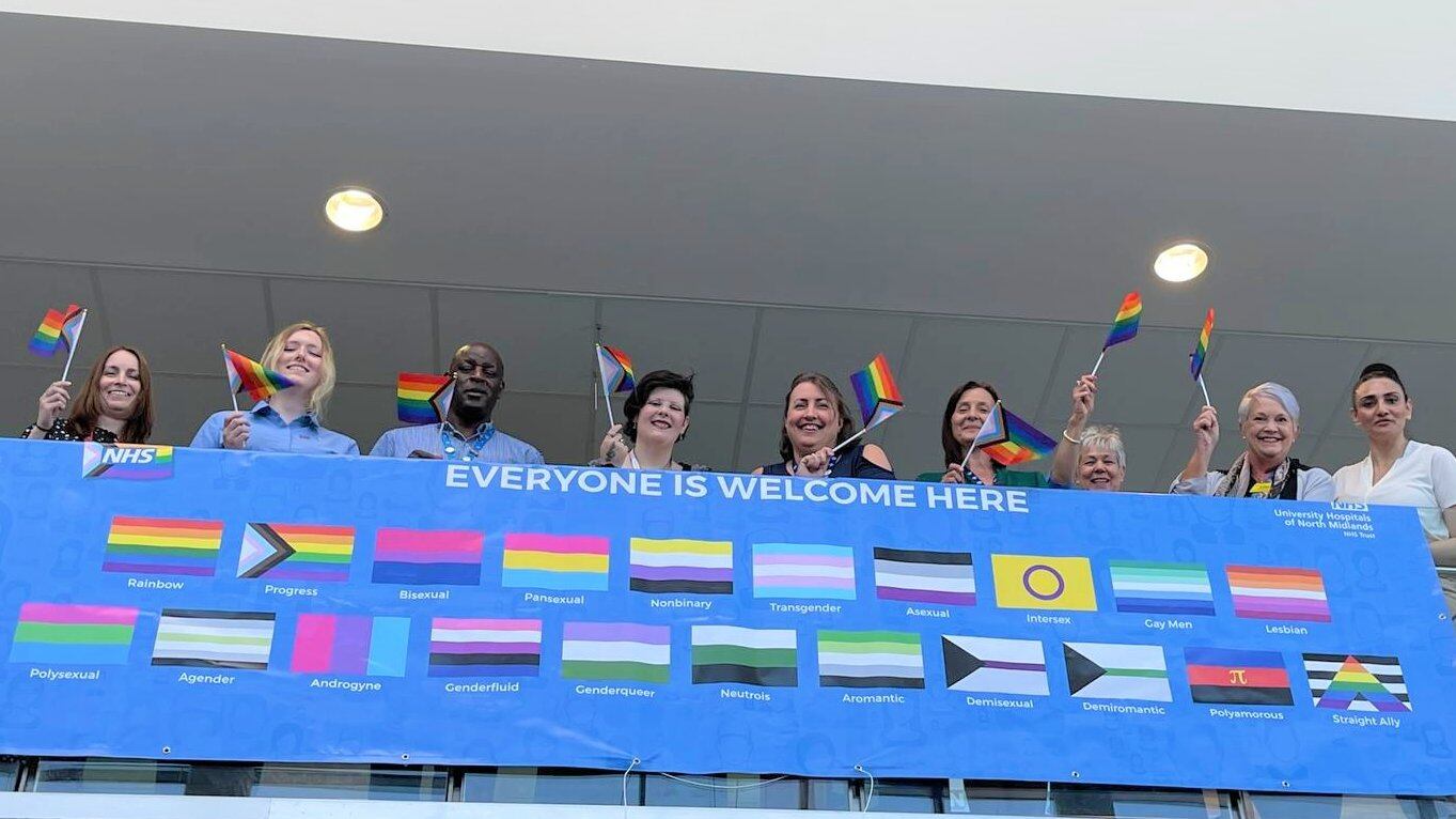 "Esistono 21 generi", Il Royal Stoke Hospital si piega alla comunità Lgbt
