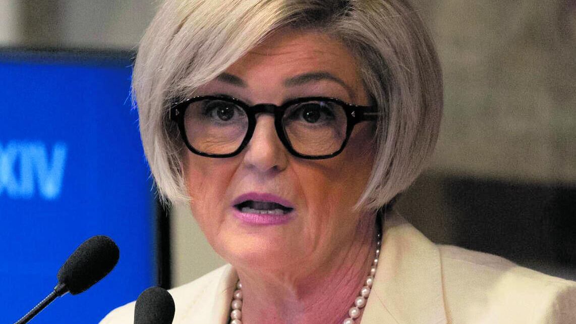 Calderone: "Accanto alle imprese e meno tasse sul welfare"