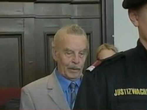 Stuprò e sequestrò la figlia, Josef Fritzl può tornare libero: cos'ha deciso il tribunale