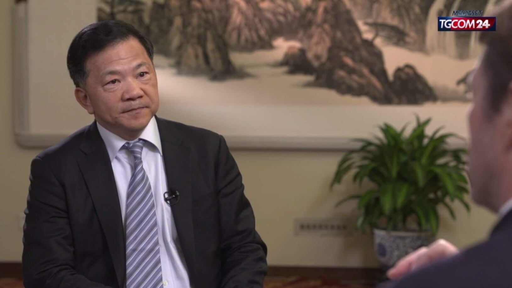 Dai rapporti Italia-Cina alla guerra dei dazi: intervista a Shen Haixiong