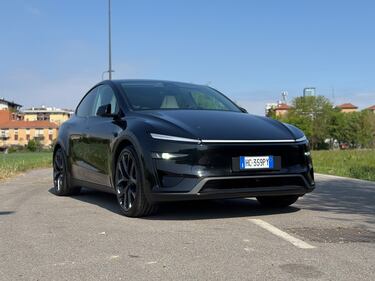 Tesla Model Y Performance: guarda le foto 1