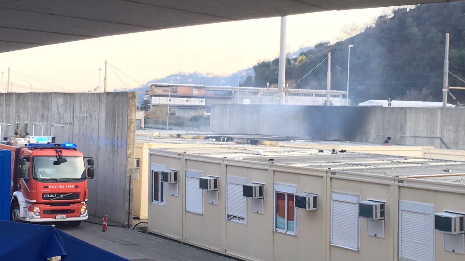 Migranti, sindaco Pd ordina la disinfestazione della stazione di Ventimiglia
