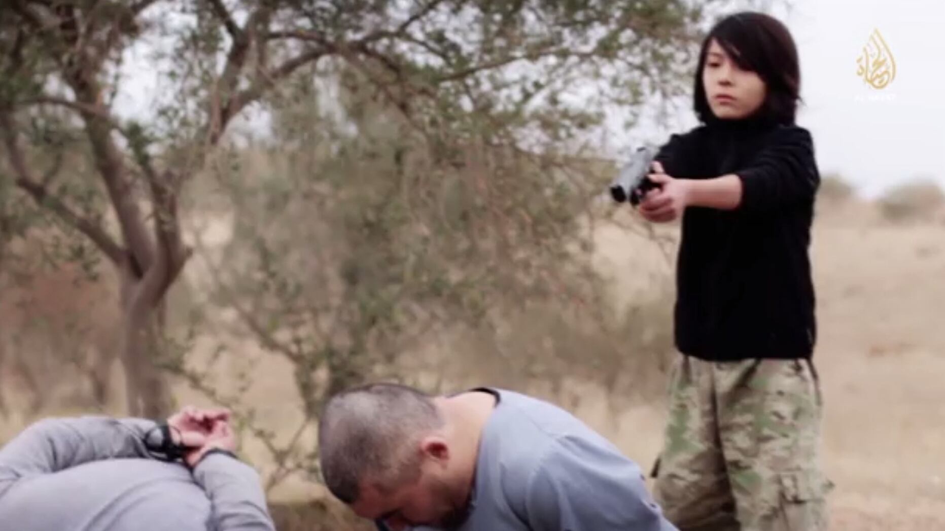 Denaro, macchine e sharia: così l'Isis recluta i bambini