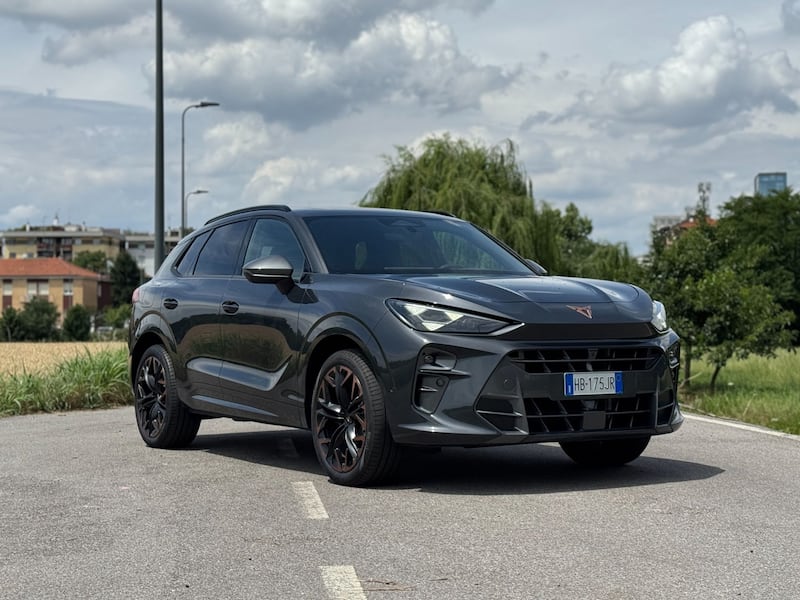 Cupra Terramar e-Hybrid: come va il SUV spagnolo alla spina dall’animo grintoso