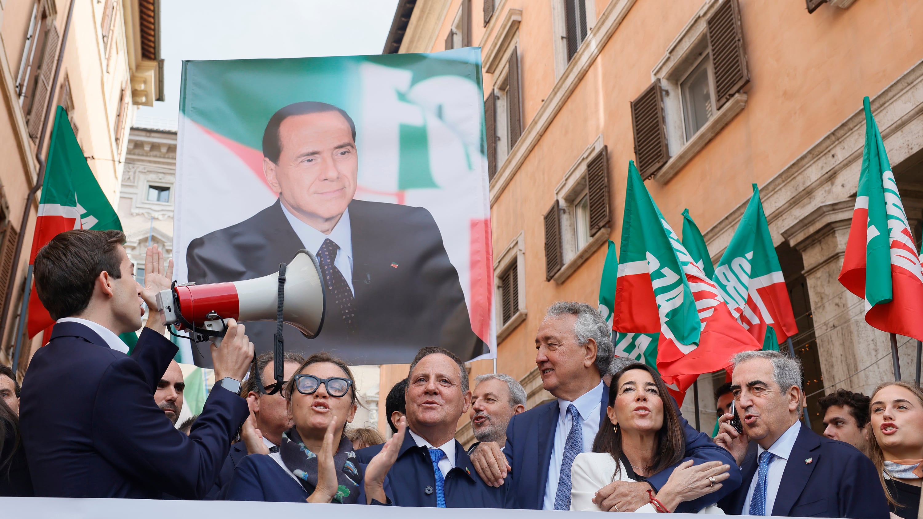 La fine di un mondo senza più consenso