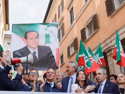 La fine di un mondo senza più consenso