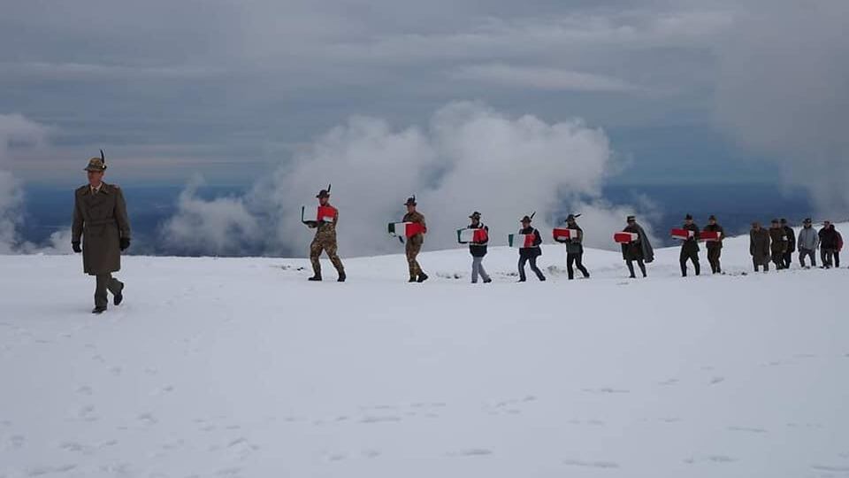 Quei tredici soldati sepolti cent'anni dopo la guerra