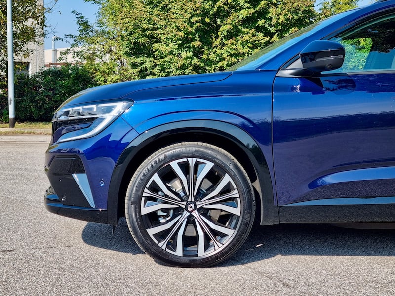 Renault Espace E-Tech: guarda la gallery del nuovo SUV sette posti 4