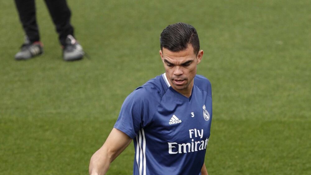 Inter, per la difesa spunta Pepe: Ausilio non conferma né smentisce
