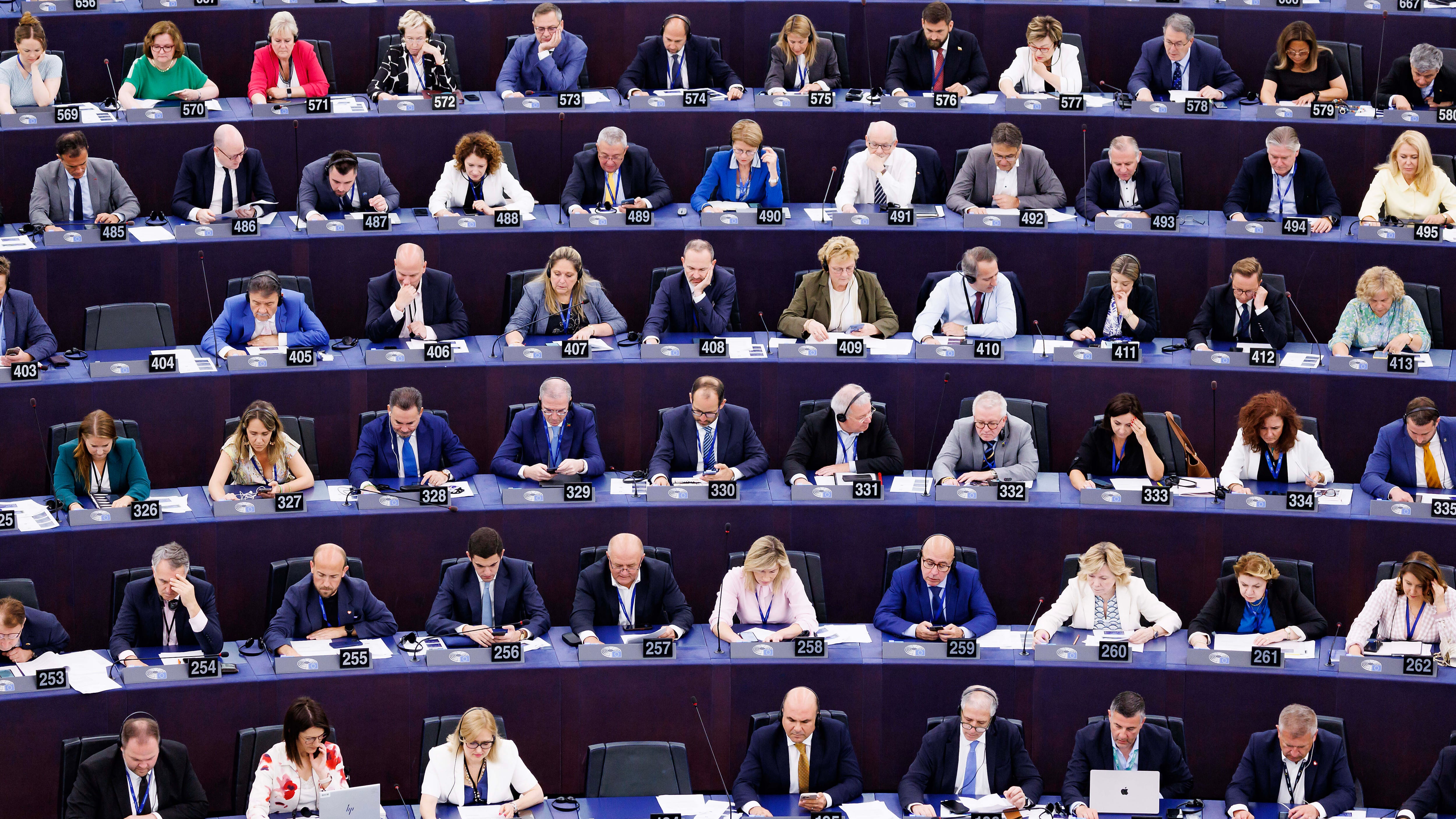 La politica estera dem: tre posizioni diverse. Prevalgono i pacifisti in dissenso con il Pse